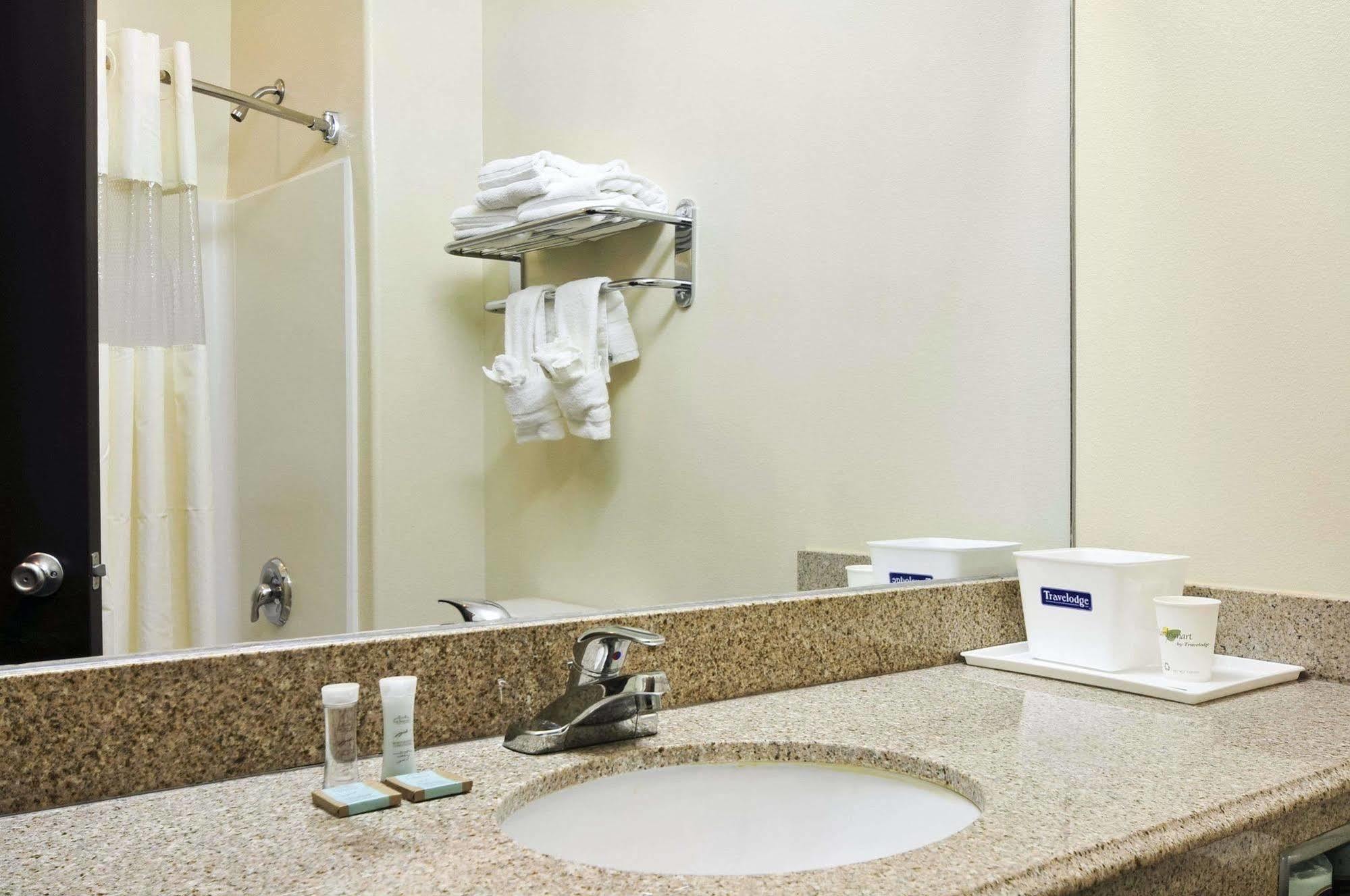 Travelodge Pharr ماكالين الغرفة الصورة