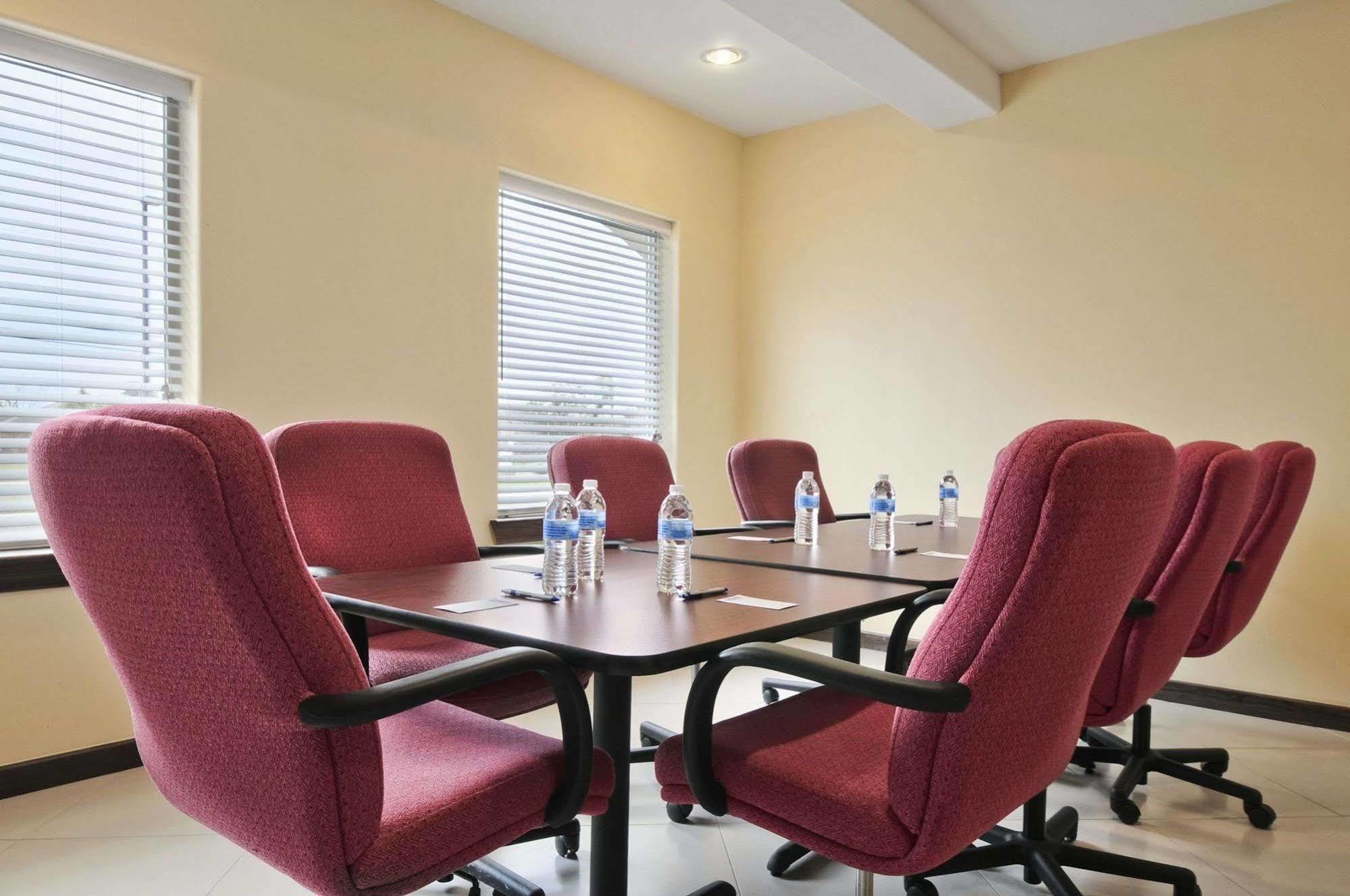 Travelodge Pharr ماكالين المطعم الصورة